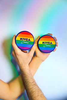 Nivea cr&egrave;me pride edition