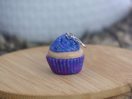 Handmade cupcake bedel - Galaxy