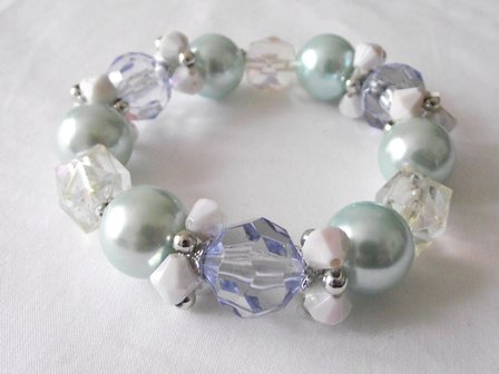 Elastische kralen armband pastelblauw