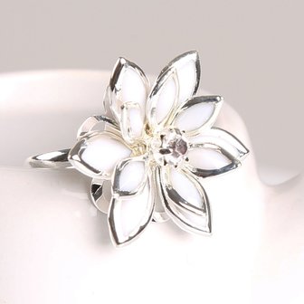 Ring bloem zilver/wit