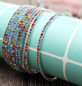 Set van 5 elastische armbanden met gekleurde strass stenen