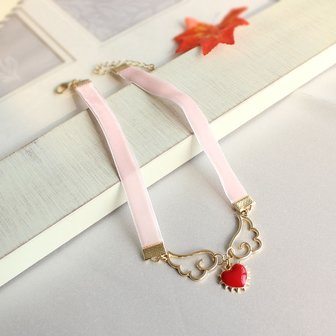 Choker flying heart