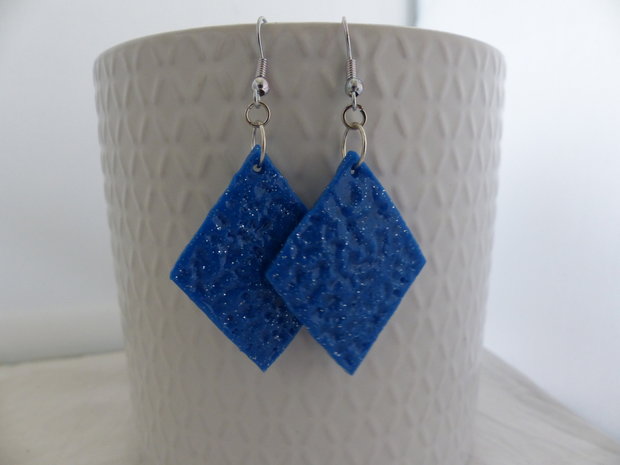 Handmade wiebertjes oorbellen - Blauw glitter
