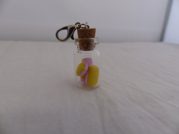 Handmade schuimblokken in glazen flesje 