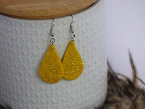 Handmade druppel oorbellen - Sparkling yellow