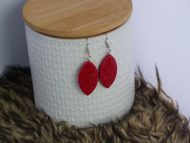 Handmade ovalen oorbellen - Wild fire red