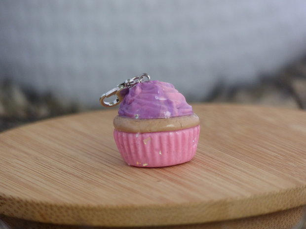 Handmade cupcake bedel - Fluffy pink