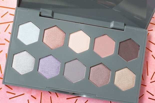 Catrice Superbia vol.2 Frosted taupe oogschaduw palette