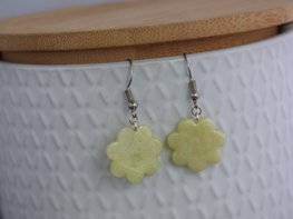 Handmade bloemen oorbellen - Pastel yellow