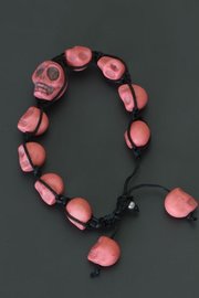 Shamballa stijl armband met roze skulls