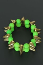 Elastische armband met spikes neon groen