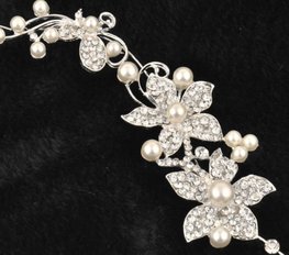 Buigbare tiara bloem met strass en parels